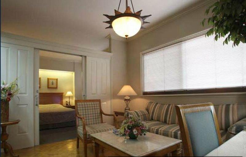 Sunny Bay Suites Манила Екстериор снимка