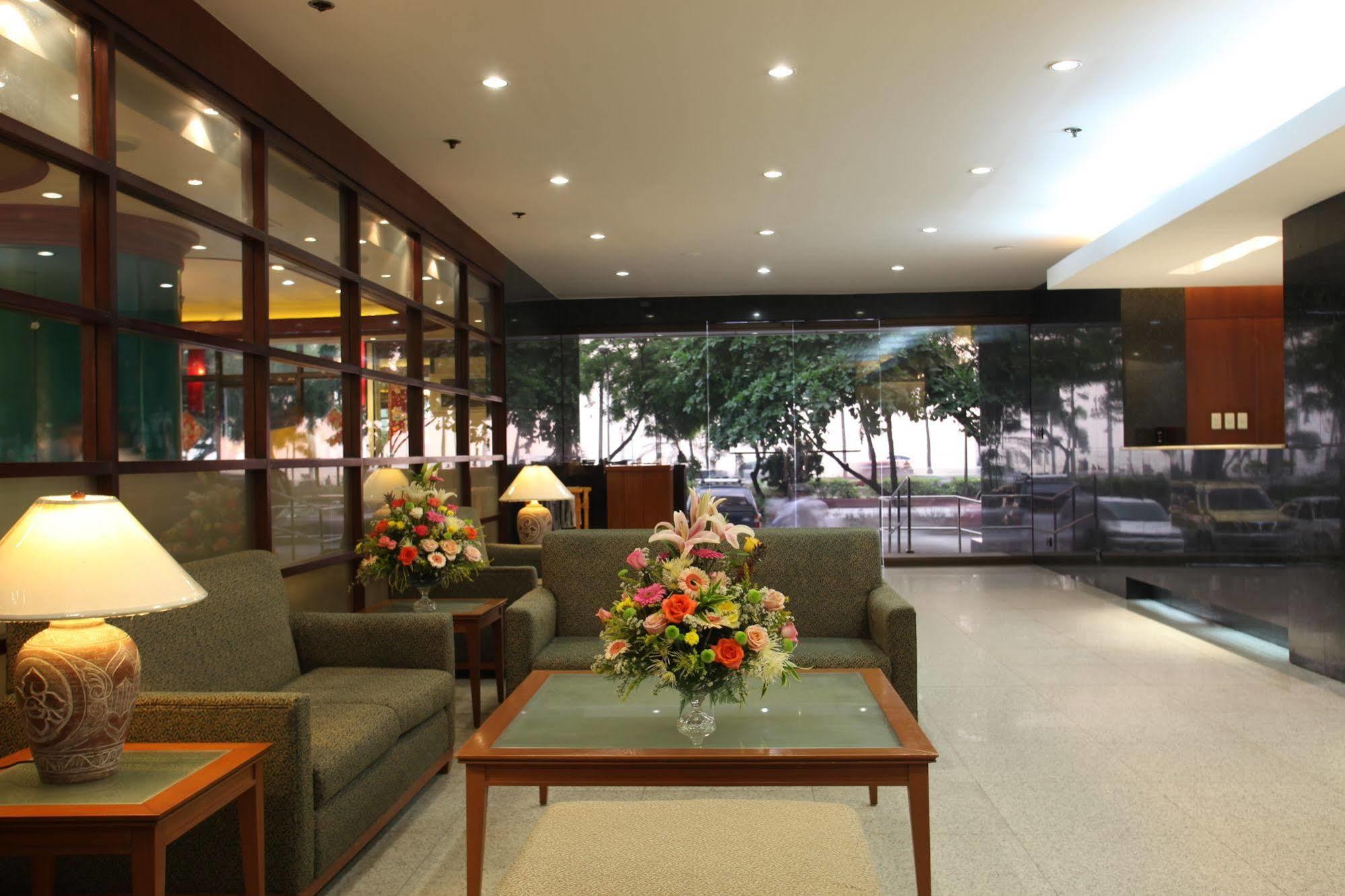 Sunny Bay Suites Манила Екстериор снимка