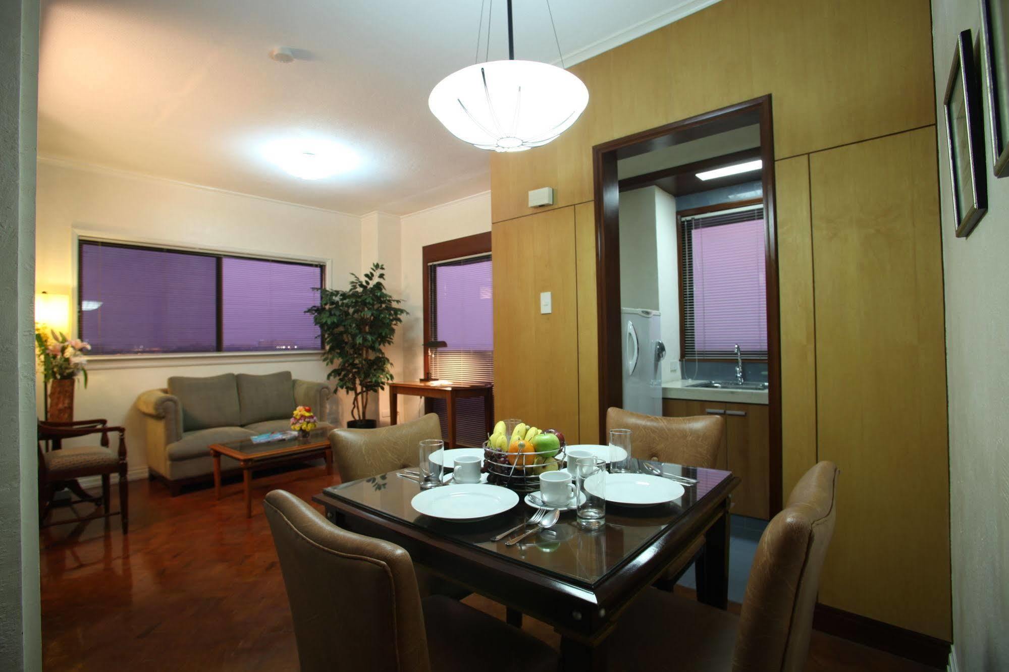 Sunny Bay Suites Манила Екстериор снимка
