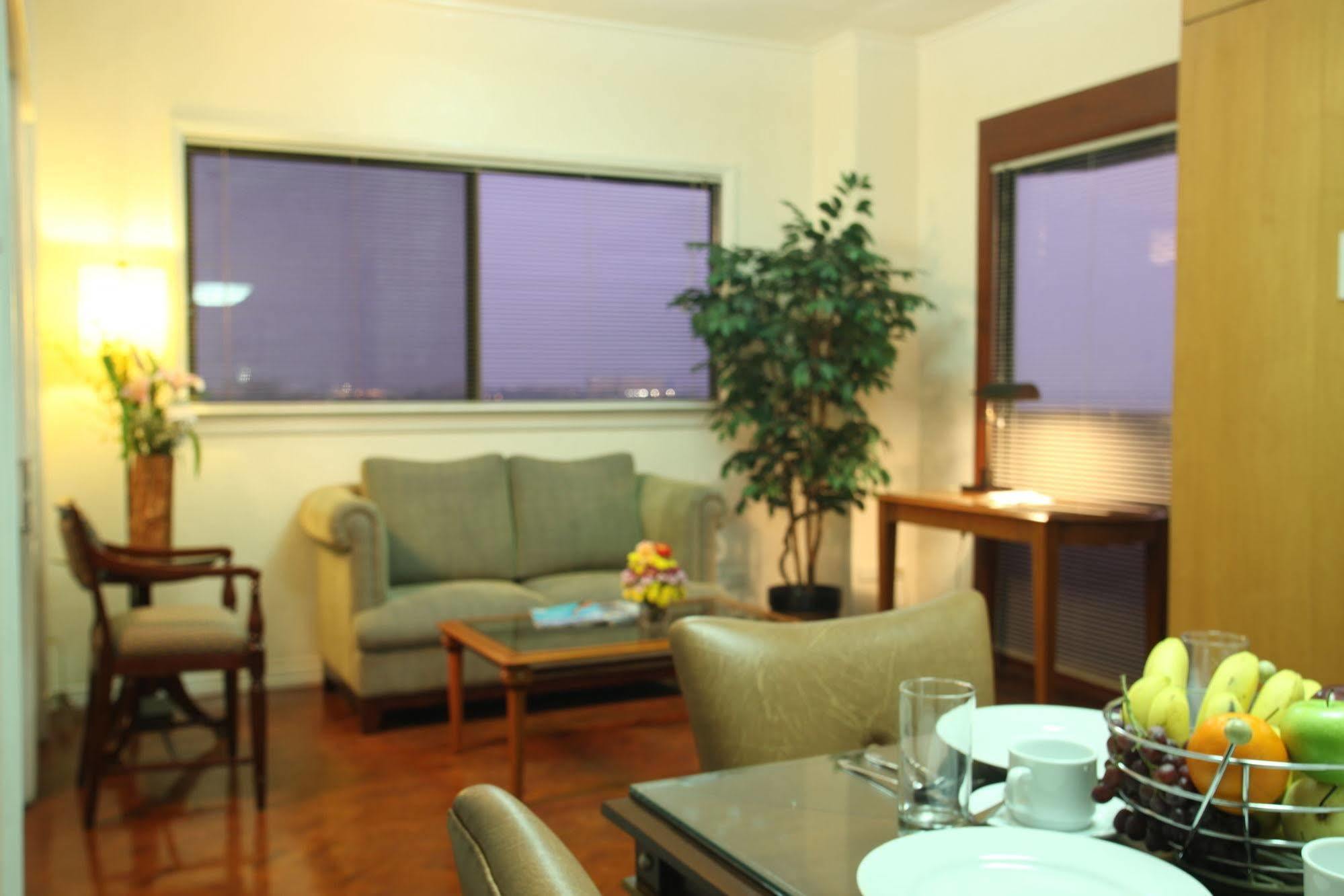 Sunny Bay Suites Манила Екстериор снимка