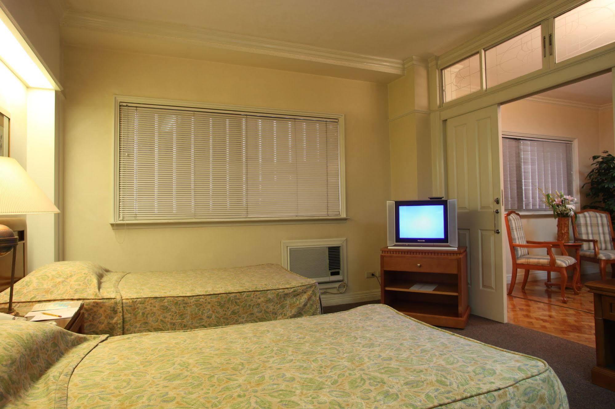 Sunny Bay Suites Манила Екстериор снимка