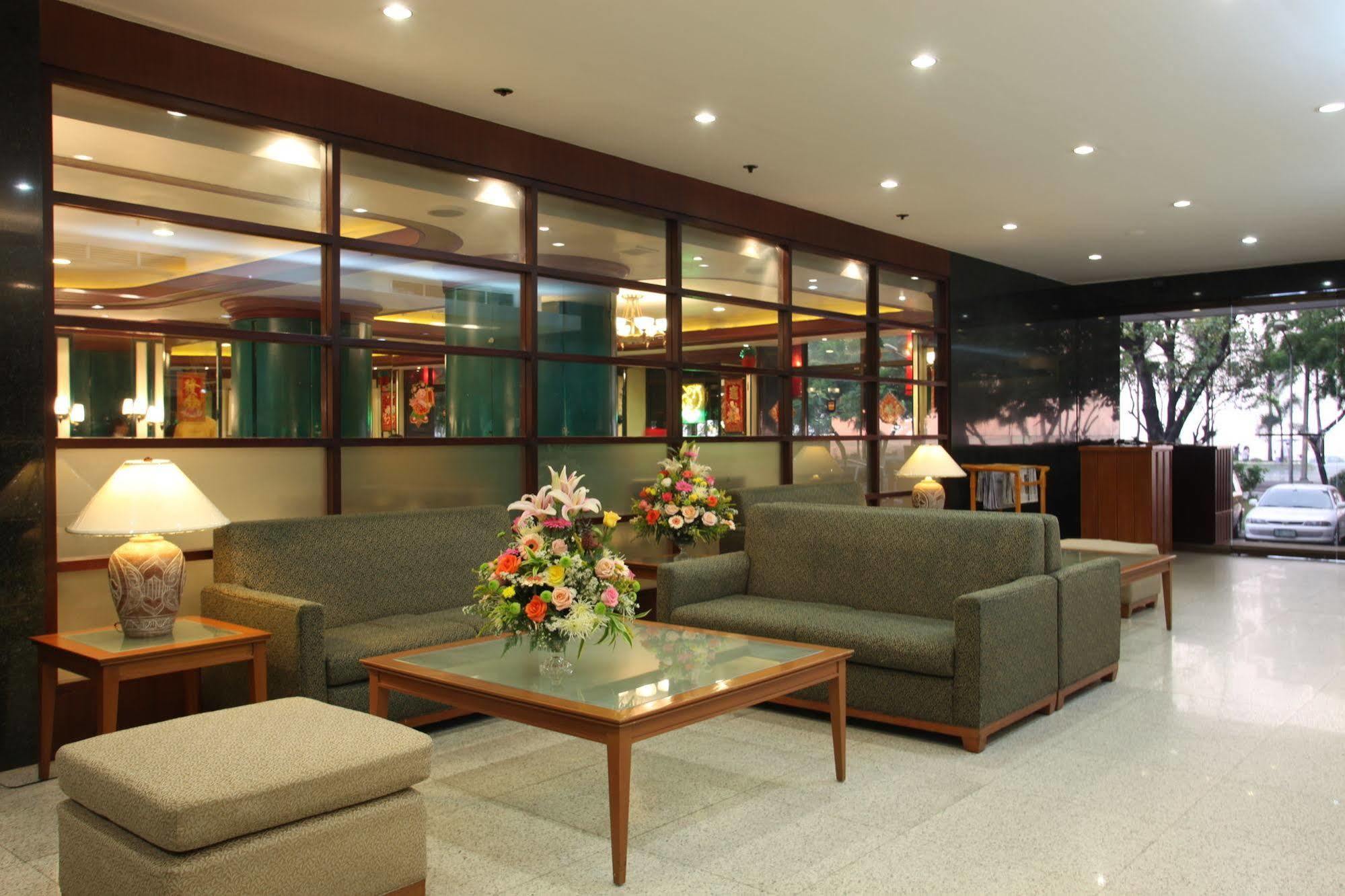 Sunny Bay Suites Манила Екстериор снимка