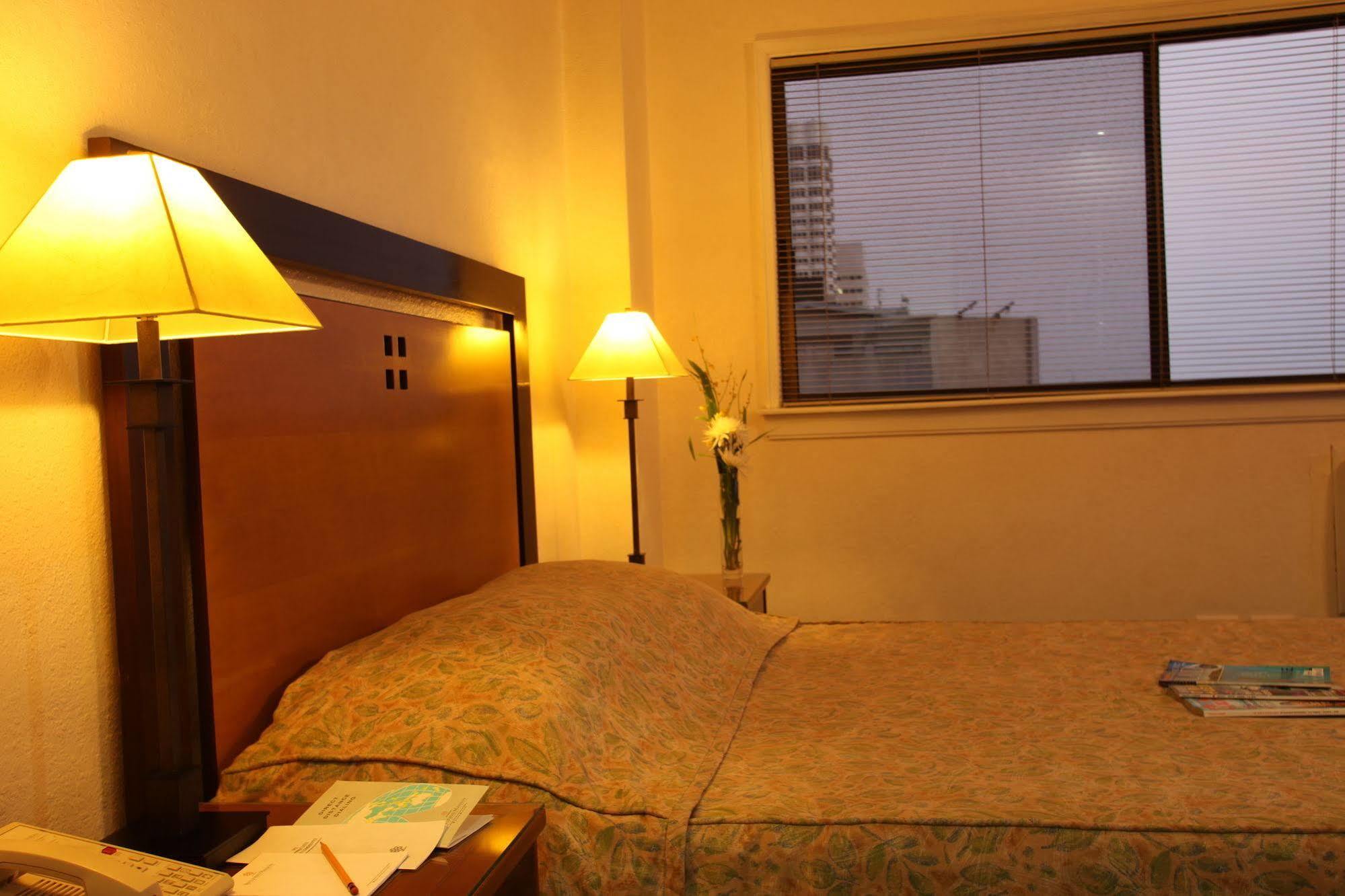 Sunny Bay Suites Манила Екстериор снимка
